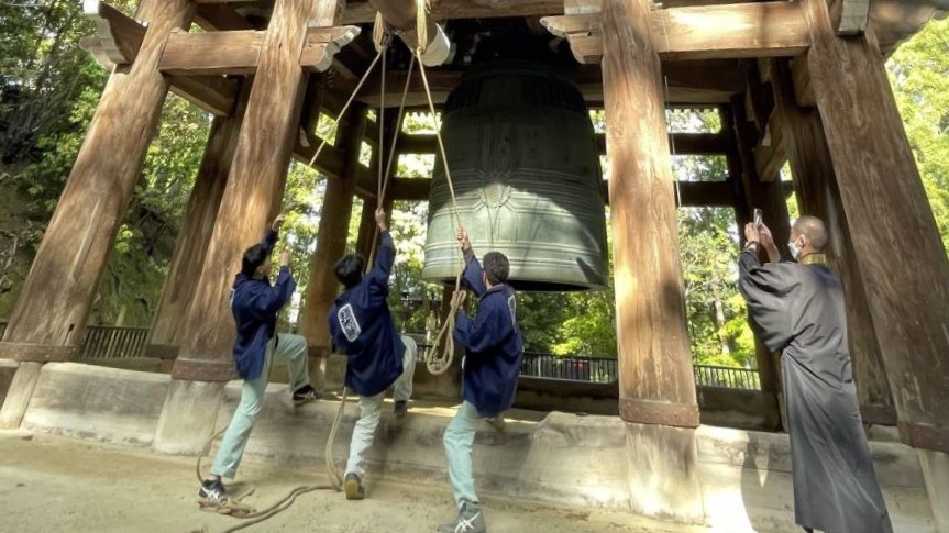京都・知恩院：大晦日のテレビでおなじみの大梵鐘 | お寺の鐘