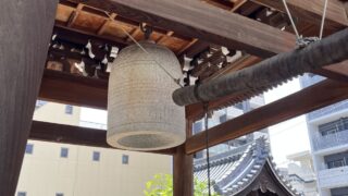 代替梵鐘の記憶、「鳴らない鐘」が語る戦後八十年 | お寺の鐘しらべ
